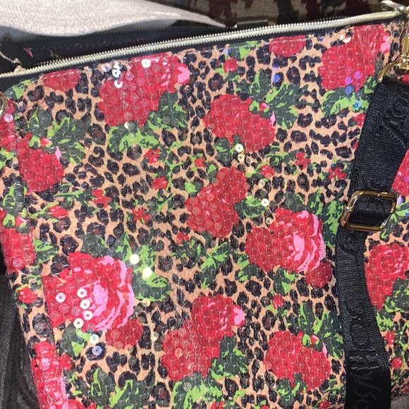 2 ✌🏾 Betsey Johnson purses! BUNDLE deal! - Picture 6 of 16